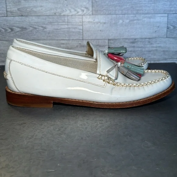 G.H. Bass & Co. White Handcrafted Patent Leather Weejuns withTassels Women’s 7.5 - Picture 3 of 12